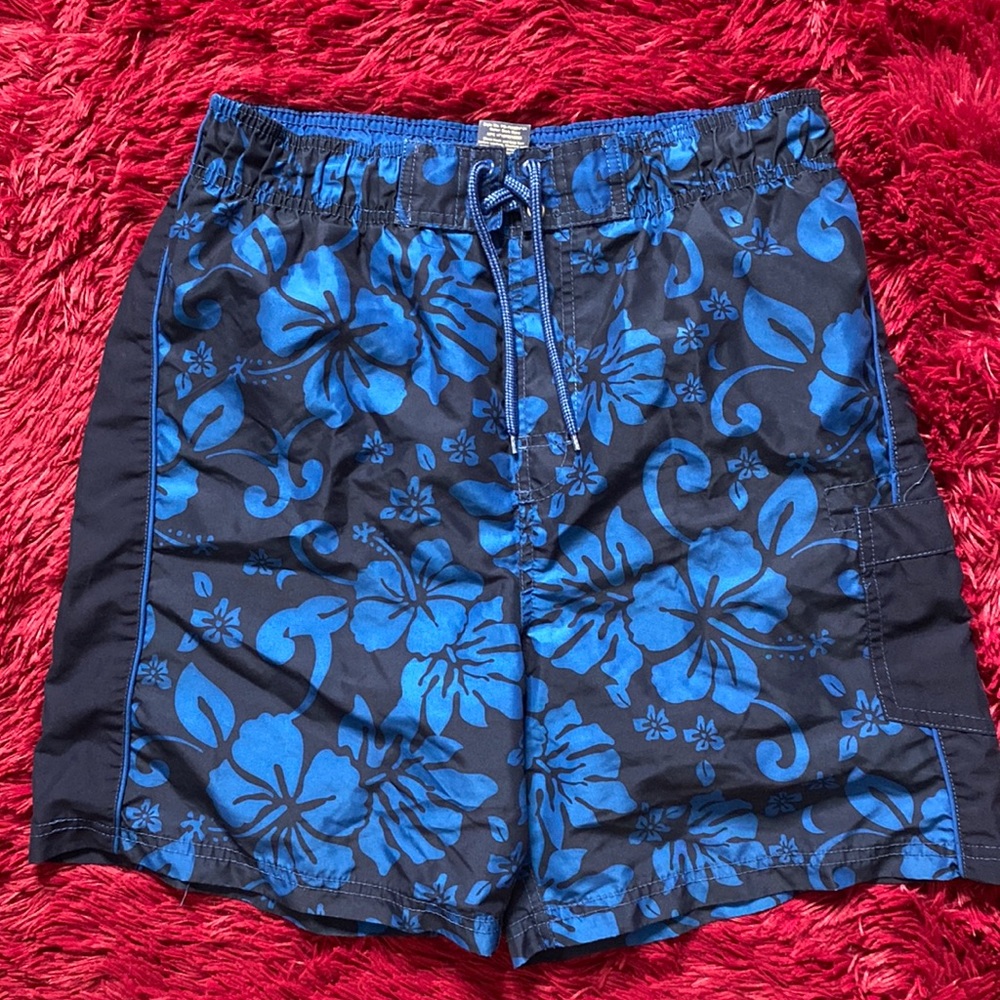 Dark navy hibiscus swim trunks 🌺